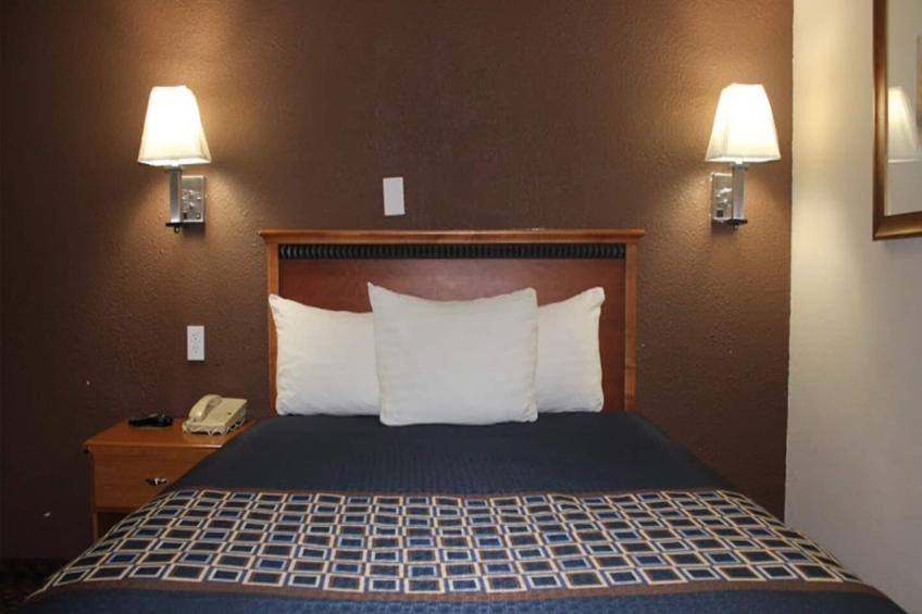 King Bed Non-Smoking - foto 15