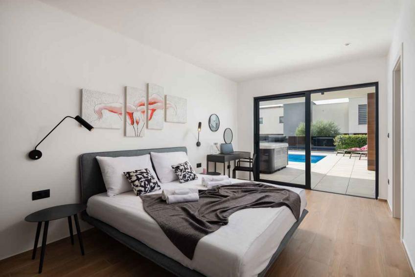 Villa mit Swimmingpool, Whirlpool und Sauna - BF-96KHV - foto 37