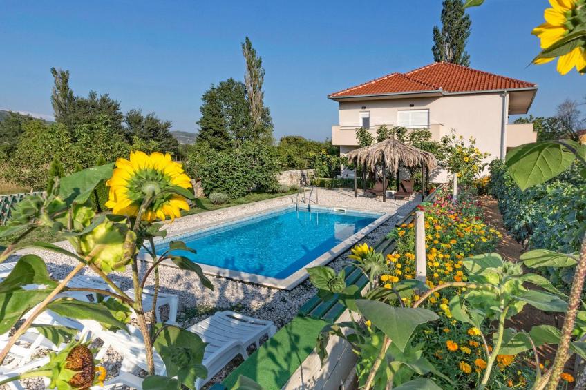 Villa "Sonnenblume" mit eigenem Garten und Grill