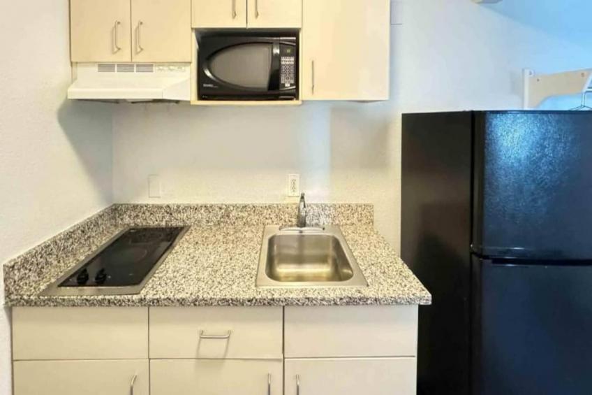 2 Full Beds  Suite Non-Smoking Kitchen - foto 5
