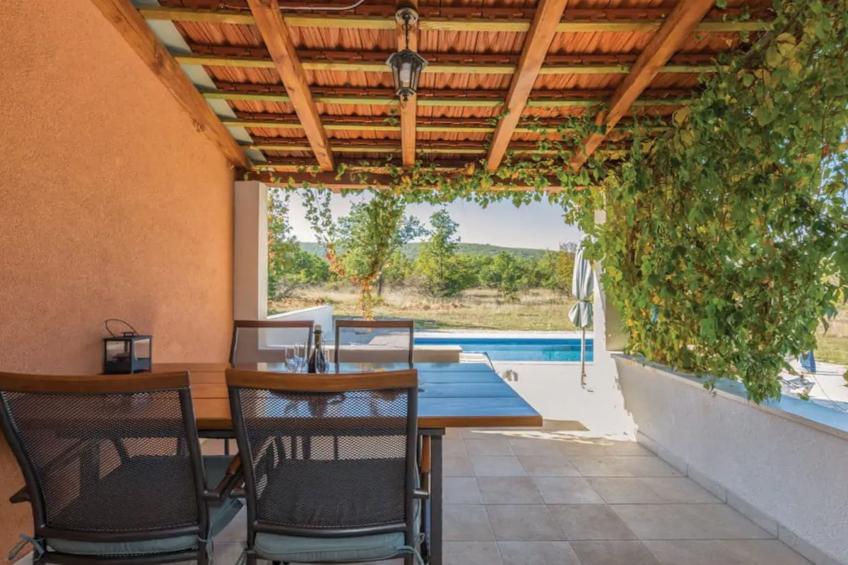 Tranquil Holiday Home with Pool, Garden, and Playground in a Peaceful Countryside Setting - Three Bedroom Holiday Home - foto 24