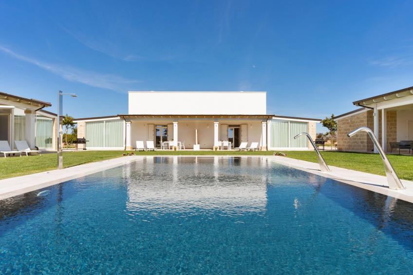 Haus in Casarano mit Außenhof - foto 4