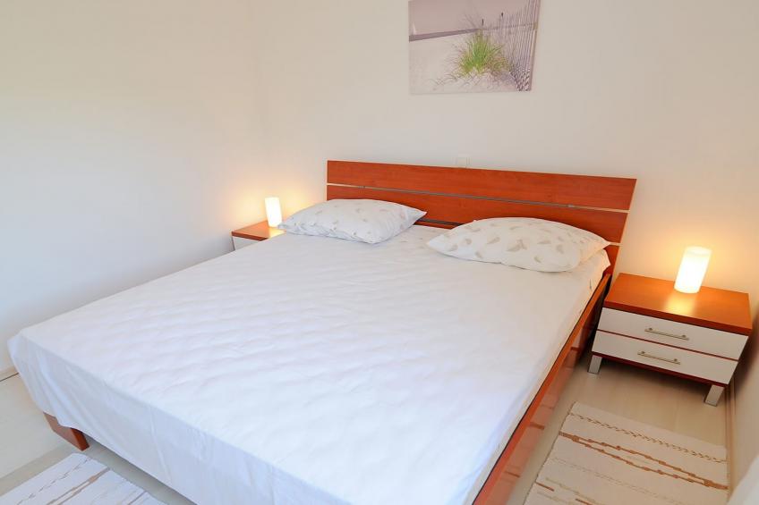 Apartments Juric - One Bedroom Apartment With Terrace (Smeđi) - foto 5