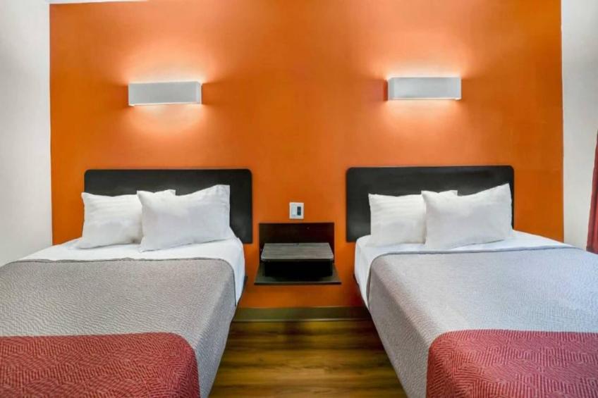 2 Queen Beds  Non-Smoking Micfridge - foto 7