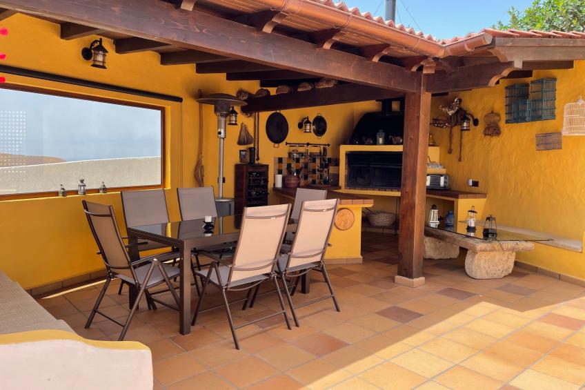 Haus mit beheiztem Schwimmbad, Berg- und Meerblick - foto 13