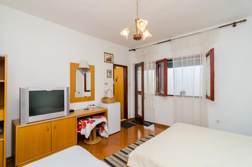 Apartments Rašica Molunat - Triple Room with Patio and Sea View (Soba sa kuhinjom) - foto 9