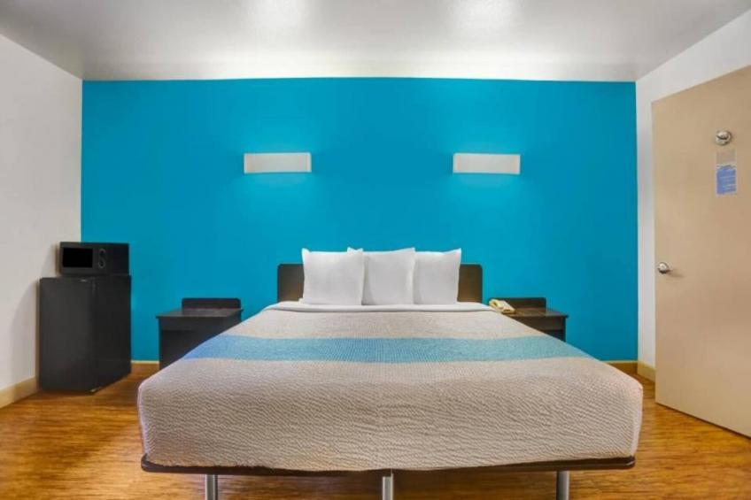 1 King Bed  Non-Smoking - foto 12