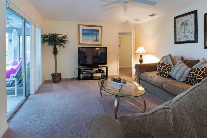 Sonniger Privatpool mit freistehendem Whirlpool und Filmraum - foto 6