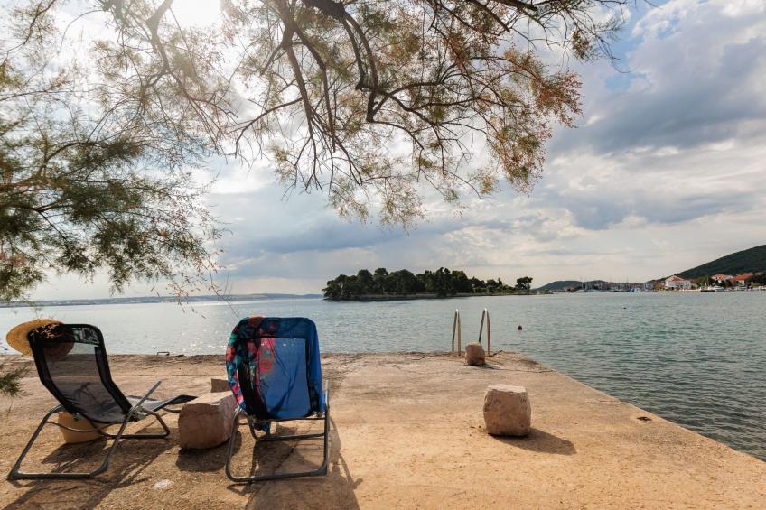 Traditionelles Steinhaus am Meer in Preko - foto 36