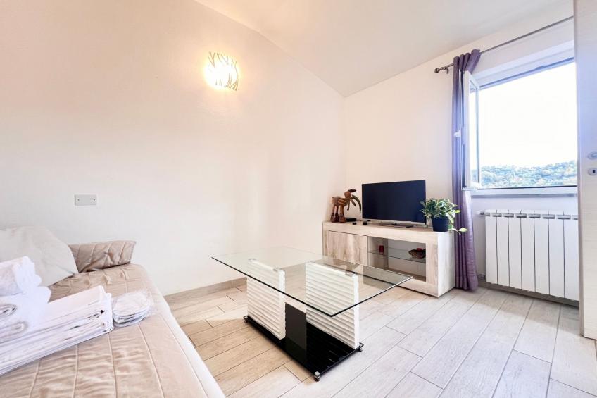 Wohnung im zweiten Stock mit Parkplatz und Garten - foto 17