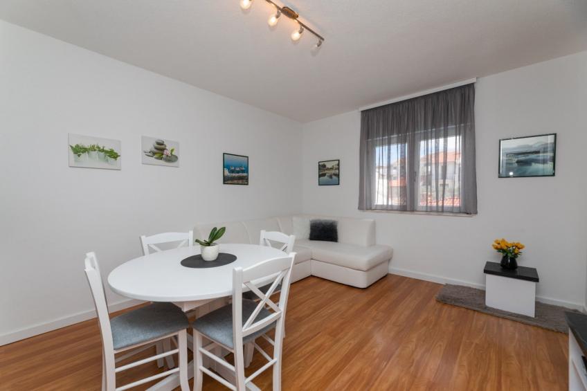Villa Supetar Garden - Two Bedroom Apartment with Terrace - foto 4