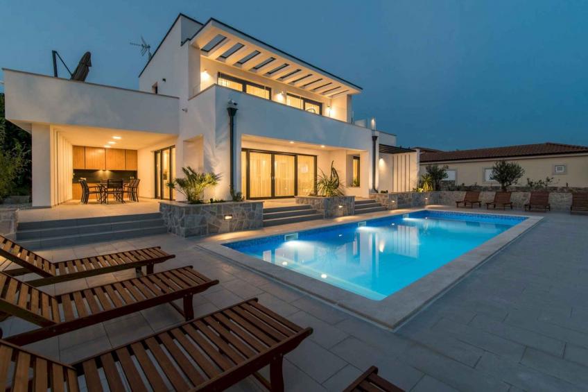 Villa met zwembad en airconditioning - BF-8W6RM - foto 4