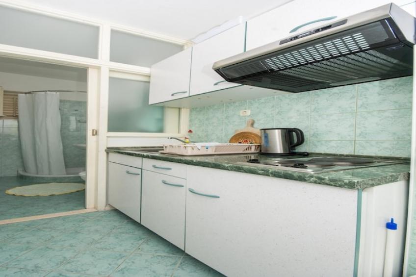 Apartments & Rooms Jokovic-Deluxe Studio Apartment with Terrace and Partial Sea View (SOBA 6) - foto 2