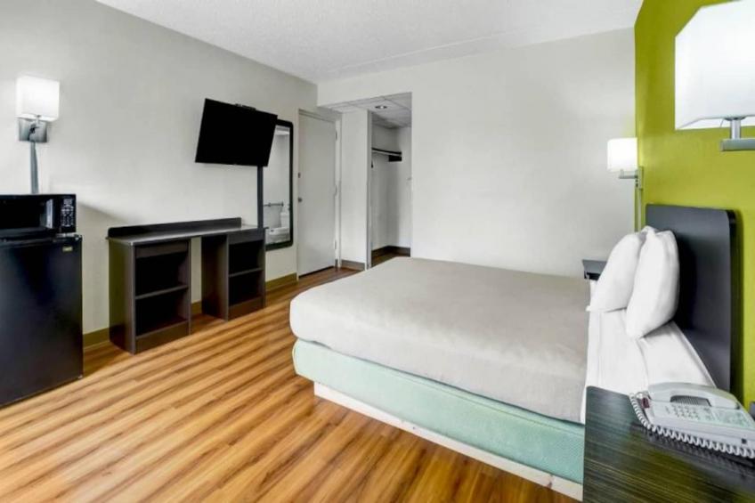1 King Bed  Smoking Micfridge - foto 16