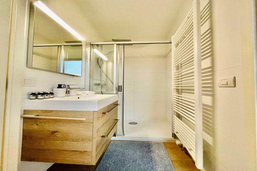 Modern 2BR Penthouse Near Diamond District by OneLuxStay - foto 47