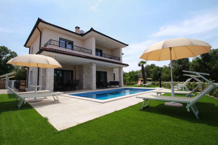 Villa with pool - BF-Z5FBT