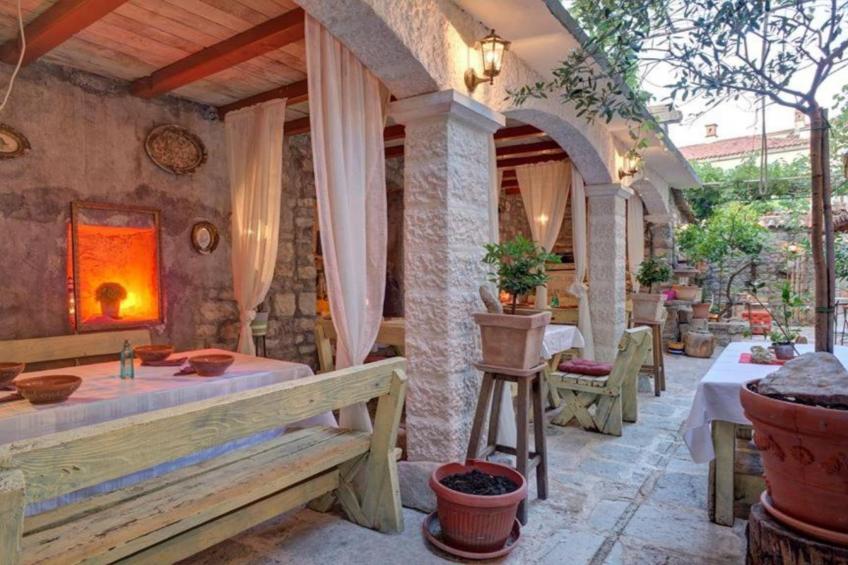 Quaint & Affordable Stay in Budva Traditional Stone House - Family Room 2 - foto 19