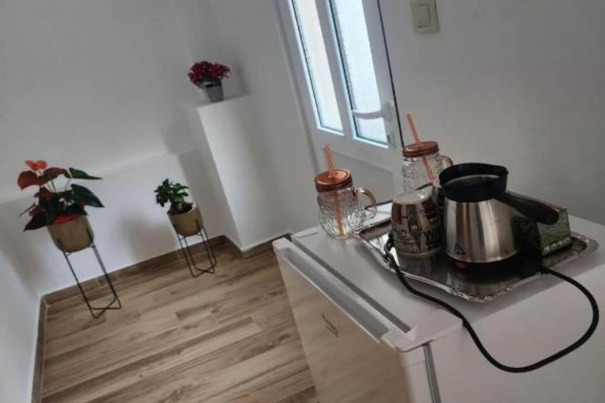 Deluxe City Escape with Modern Comforts & Garage - Double Room