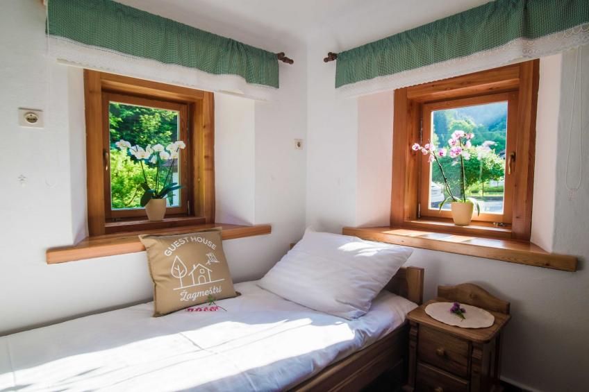 Rustic Authentic Holiday Home with Terrace and Wood Stove - Three Bedroom Holiday Home with Terrace - foto 14