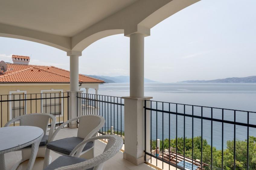 Wohnung "Zayml Povile" mit Blick auf das Wasser - foto 24