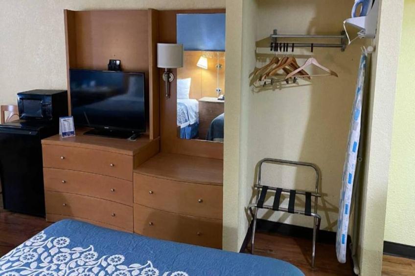 1 King Bed  Non-Smoking - foto 20