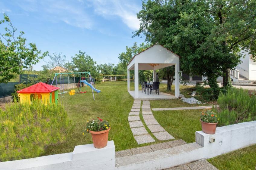 Spacious Prgomet Retreat with Private Pool, Fitness Centre, and Garden - Three Bedroom Villa - foto 20