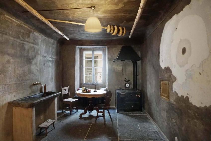 Bündner Zuckerbäckerpalazzo unter Denkmalschutz - foto 6