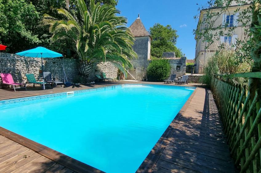 8-Zimmer-Schloss mit Pool und eigenem Park - foto 7