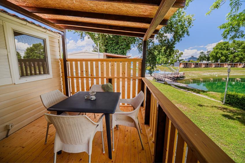 Waterside Retreat Mobile Homes with Thermal Riviera Tickets - One Bedroom Mobile Home with Lake View (owner 4) - foto 15
