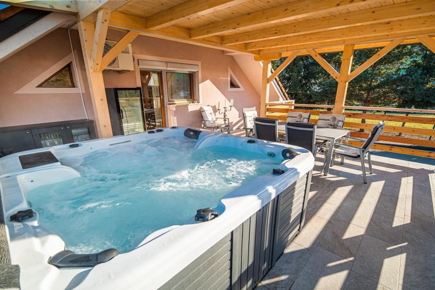 Relaxing Retreat with Hot Tub in Sevnica - Three Bedroom Apartment - foto 41