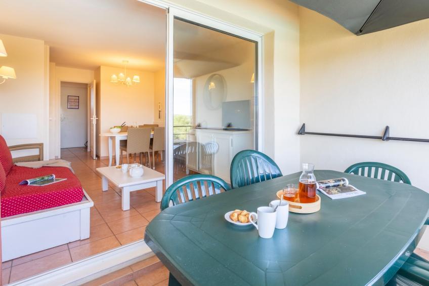 Pierre & Vacances Village Pont Royal en Provence Apartment 6 people - 1 bedroom + 1 sleeping alcove - Balcony or terrace - foto 7