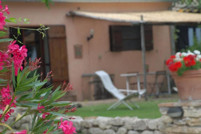 Unabhaengige Wohnung in Amelia mit Garten, Grill