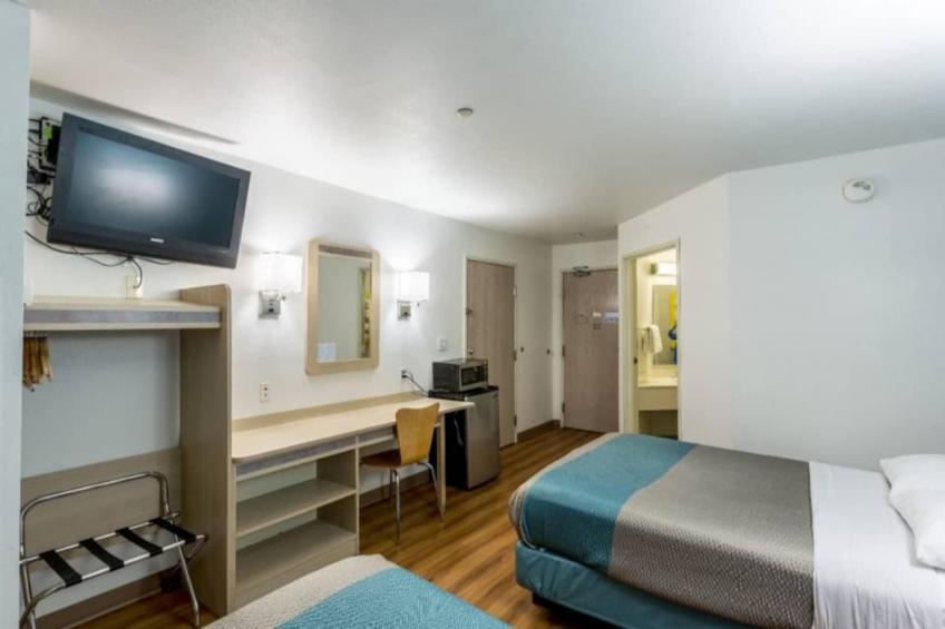 2 Full Beds  Non-smoking - foto 10