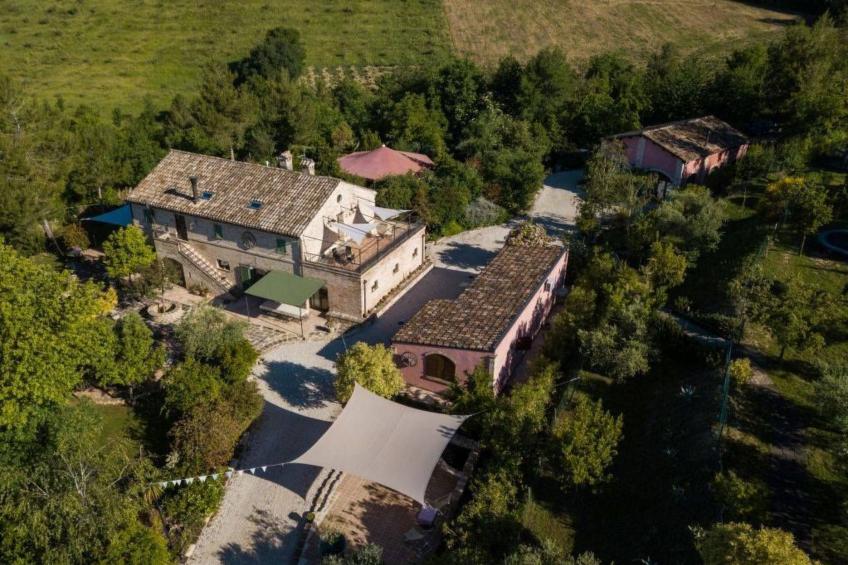 Villa mit Pool für 29 Personen ca. 800 m2