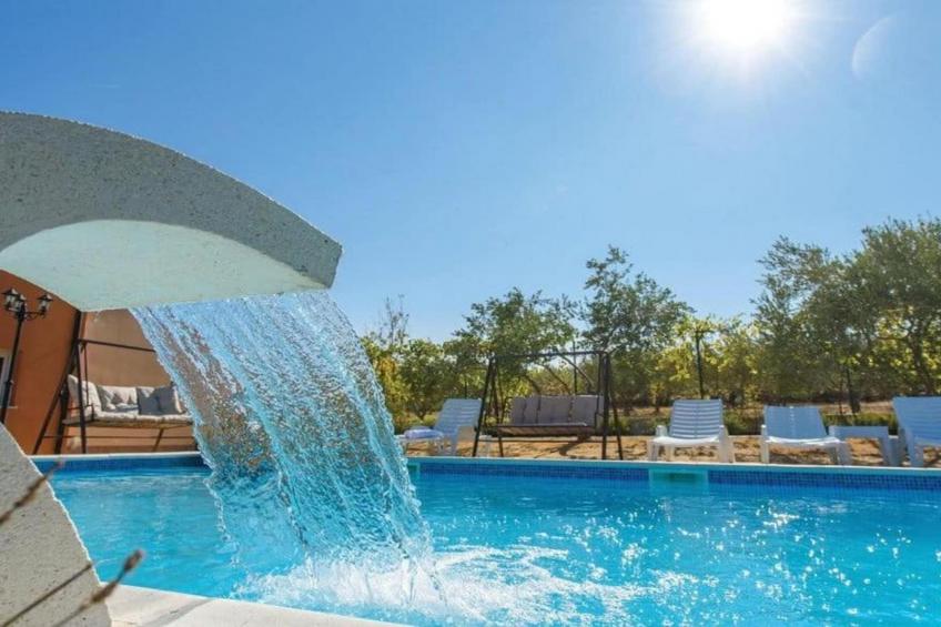 Exclusive Elegant Villa with Pool in Kastel Novi - Seven Bedroom Villa with Pool - foto 32
