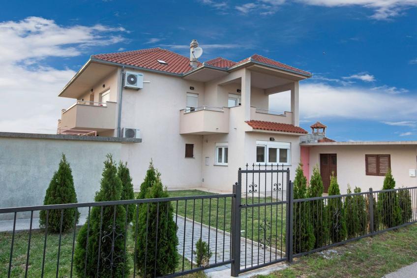 Villa "Sonnenblume" mit eigenem Garten und Grill - foto 11