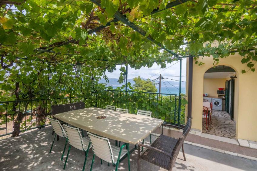Holiday apartment with air conditioning, terrace and sea view in Slatine - BF-3VNF8 - foto 3