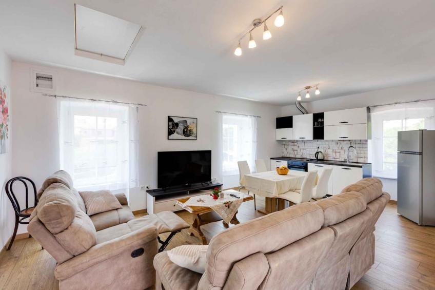 Holiday apartment mit Balkon - BF-HKR9J