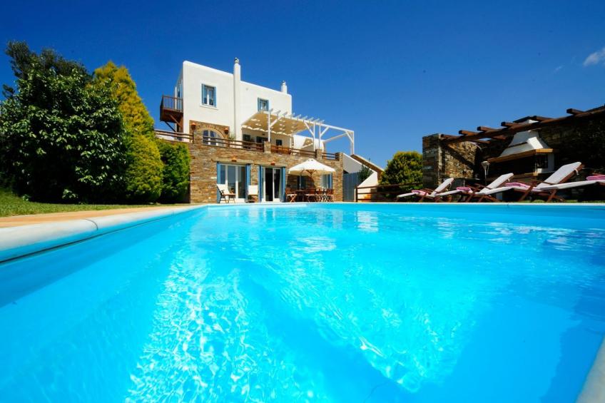 Villa mit Blick auf das Wasser