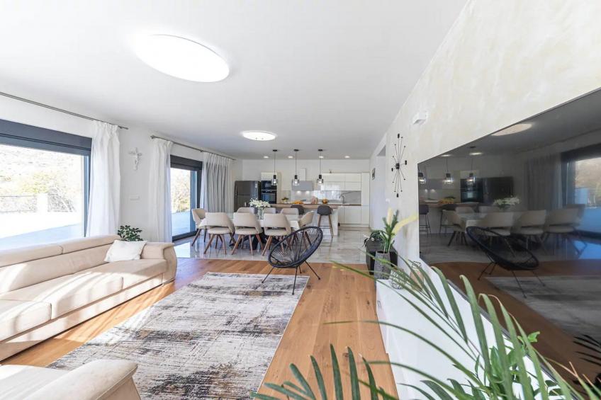 Luxurious Sanctuary Villa Primorski Dolac with Pool - Three Bedroom Villa with Pool - foto 5