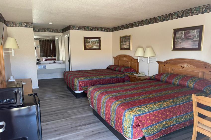 2 Queen Beds with Kitchenette Non-Smoking - foto 6