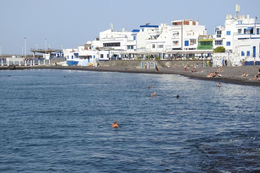 Haus mit beheiztem Schwimmbad, Berg- und Meerblick - foto 23