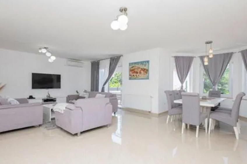 Ana mit Pool und Jacuzzi - foto 13