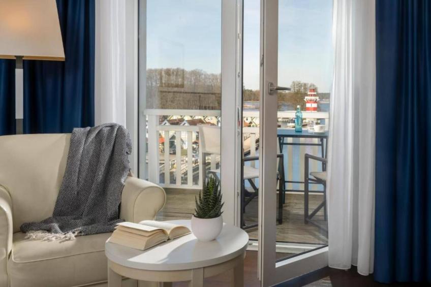 Hafendorf Superior Double Room with Lakeview Balcony - foto 15