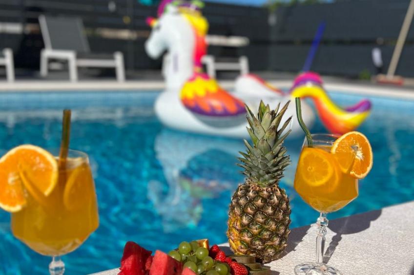 Moderne Meerblick ap.1 mit Pool und Terrasse bbq in der Nähe von Split Trogir