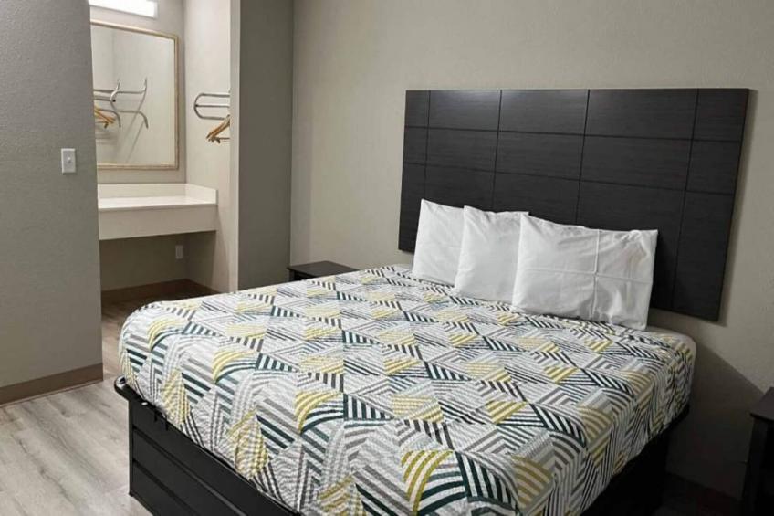 4 Queen Beds  Suite Non-Smoking - foto 23