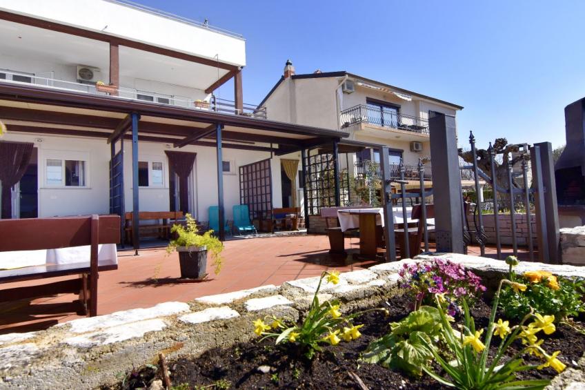 in Bašanija mit Schöner Terrasse - foto 13