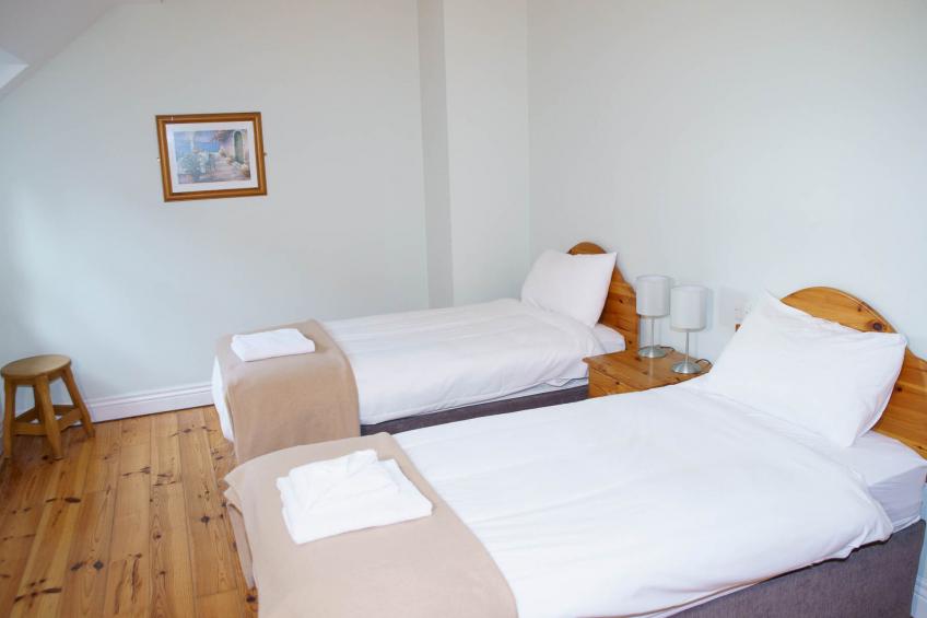 Dingle CY (TR4) - 3 Bed NO 2 - foto 18