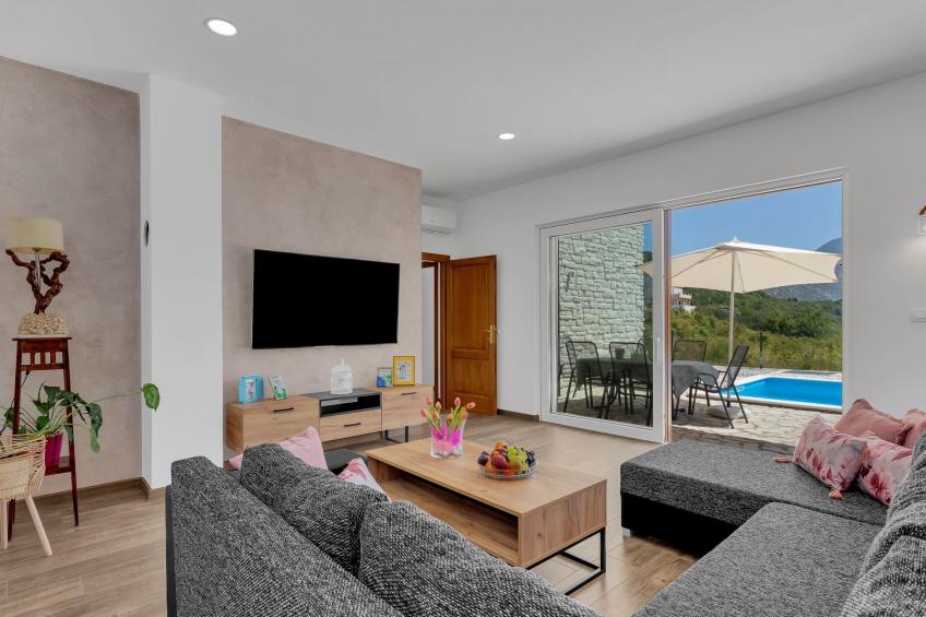 Alleinstehende Villa Slime mit Pool und Garten - foto 26