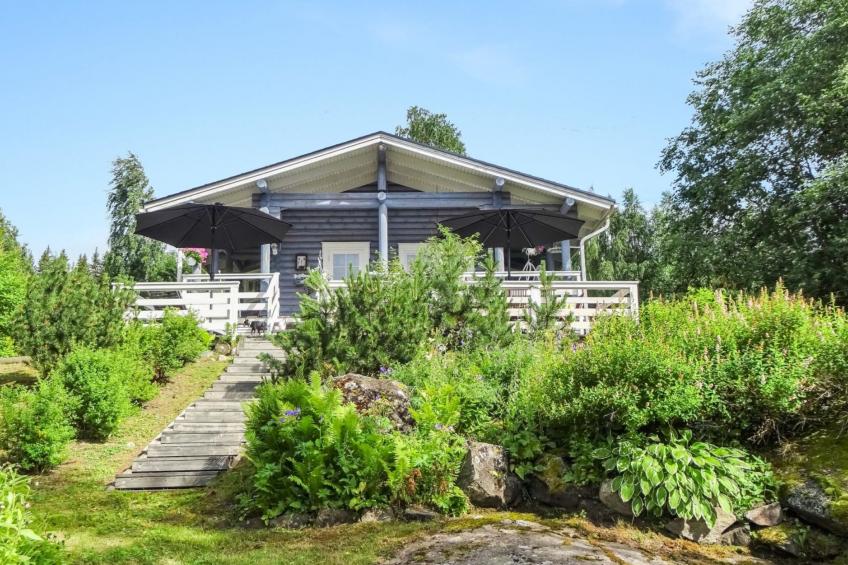 Nurmes, käpälysmökki